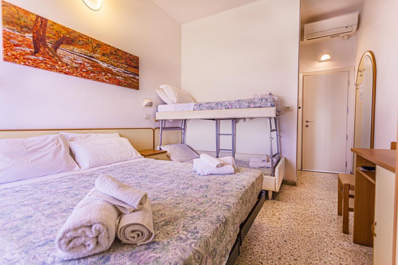 Hotel Continental Μπελάρια-Ιτζέα Μαρίνα Εξωτερικό φωτογραφία