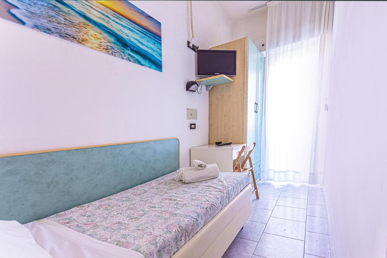Hotel Continental Μπελάρια-Ιτζέα Μαρίνα Εξωτερικό φωτογραφία