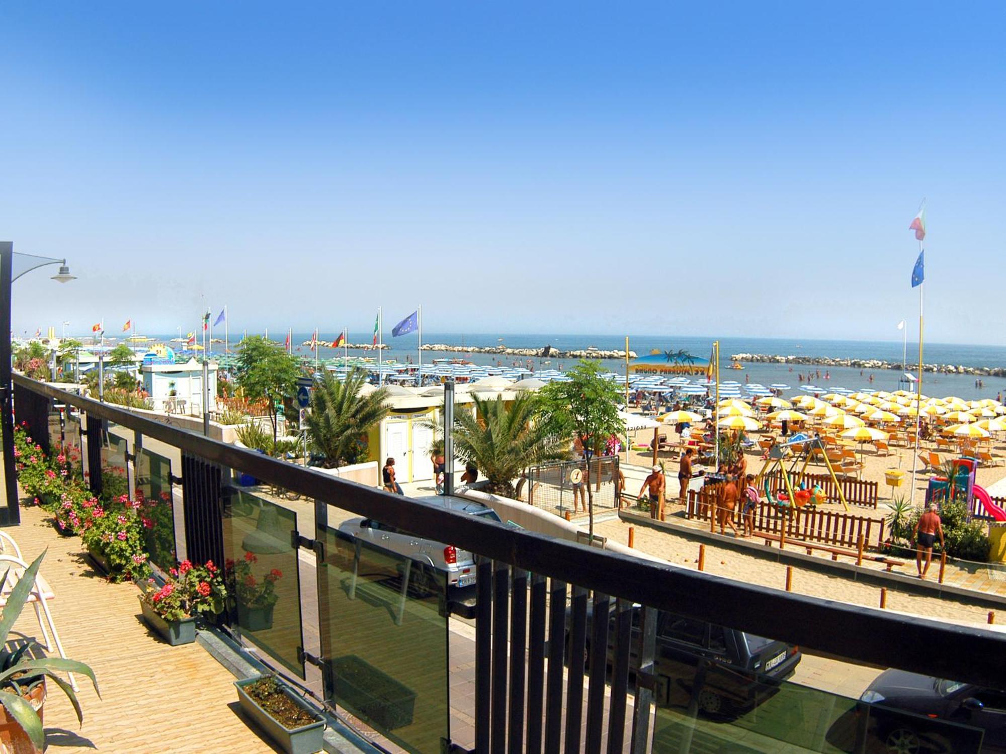 Hotel Continental Μπελάρια-Ιτζέα Μαρίνα Εξωτερικό φωτογραφία