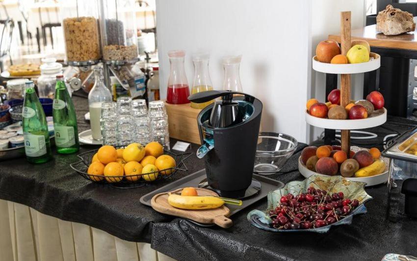 Hotel Continental Μπελάρια-Ιτζέα Μαρίνα Εξωτερικό φωτογραφία